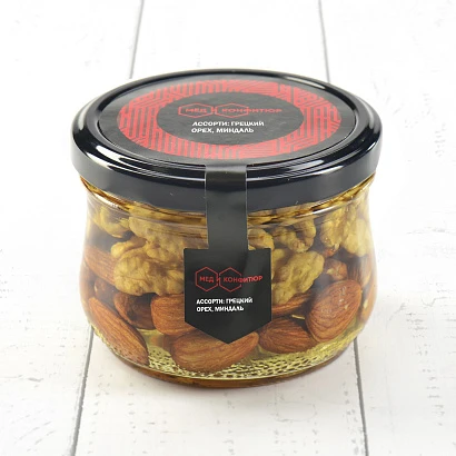 Ассорти: грецкий орех, миндаль в меду 260 гр.