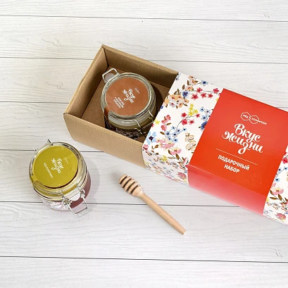 Подарочный набор "Вкус Жизни" мёд разнотравье, с кедровыми орешками бугель и ложечка медовая